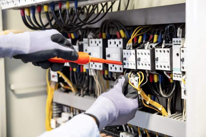 Installation électrique sur mesure Laval