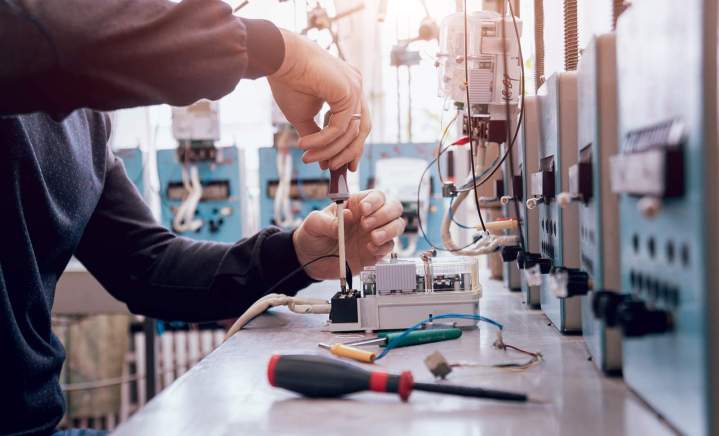 Fast electrical troubleshooting in Laval