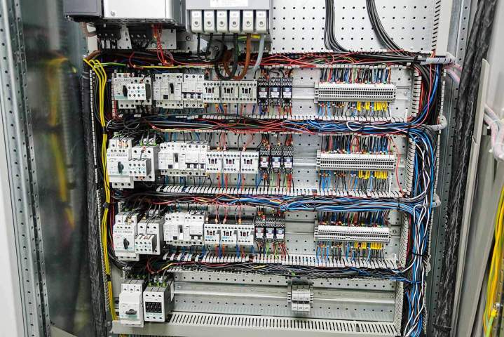 Modernisation installations électriques industrielles Laval